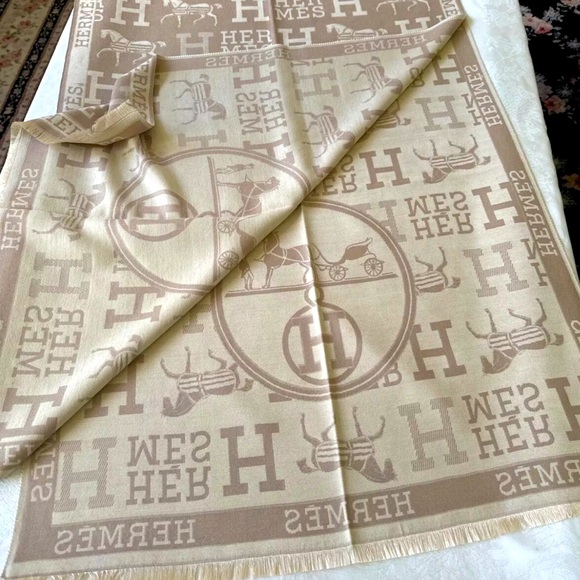 SOLD. Thank you Mr Halford!! HERMES Wrap Scarf 26” x 72”. Cashmere - Picture 1 of 8